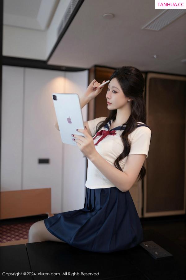 逗逗DouDou  [XiuRen]高清写真图 2024.11.29 No.9530 小逗逗 黑丝美腿第35张图片